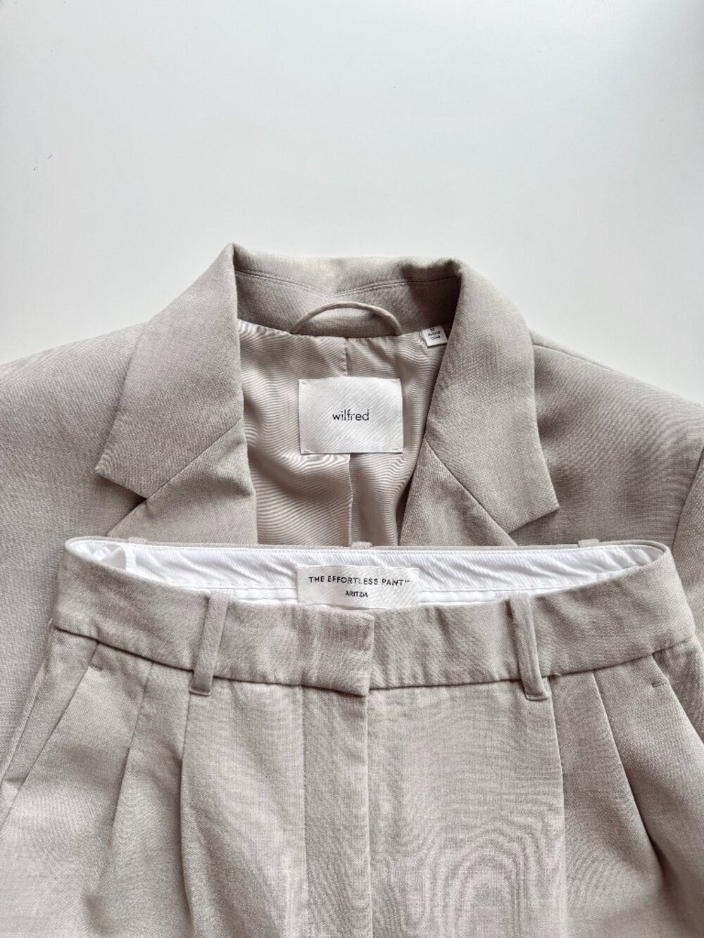 2pc Aritzia WILFRED Generation Effortless Grey Suiting Blazer Pants, Size M/6